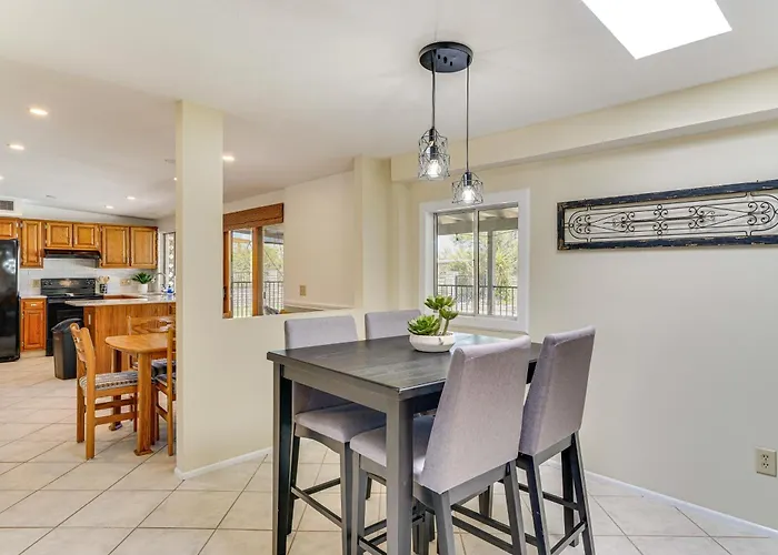 Near Catalina Hiking Trails: Mtn-view W/ Pool Holiday home Tucson