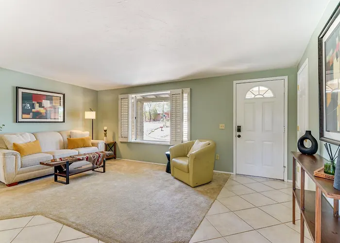 Holiday home Near Catalina Hiking Trails: Mtn-view W/ Pool *